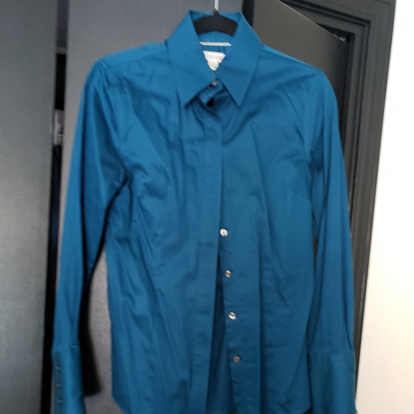 Banana Republic Tops - Classy dress shirt